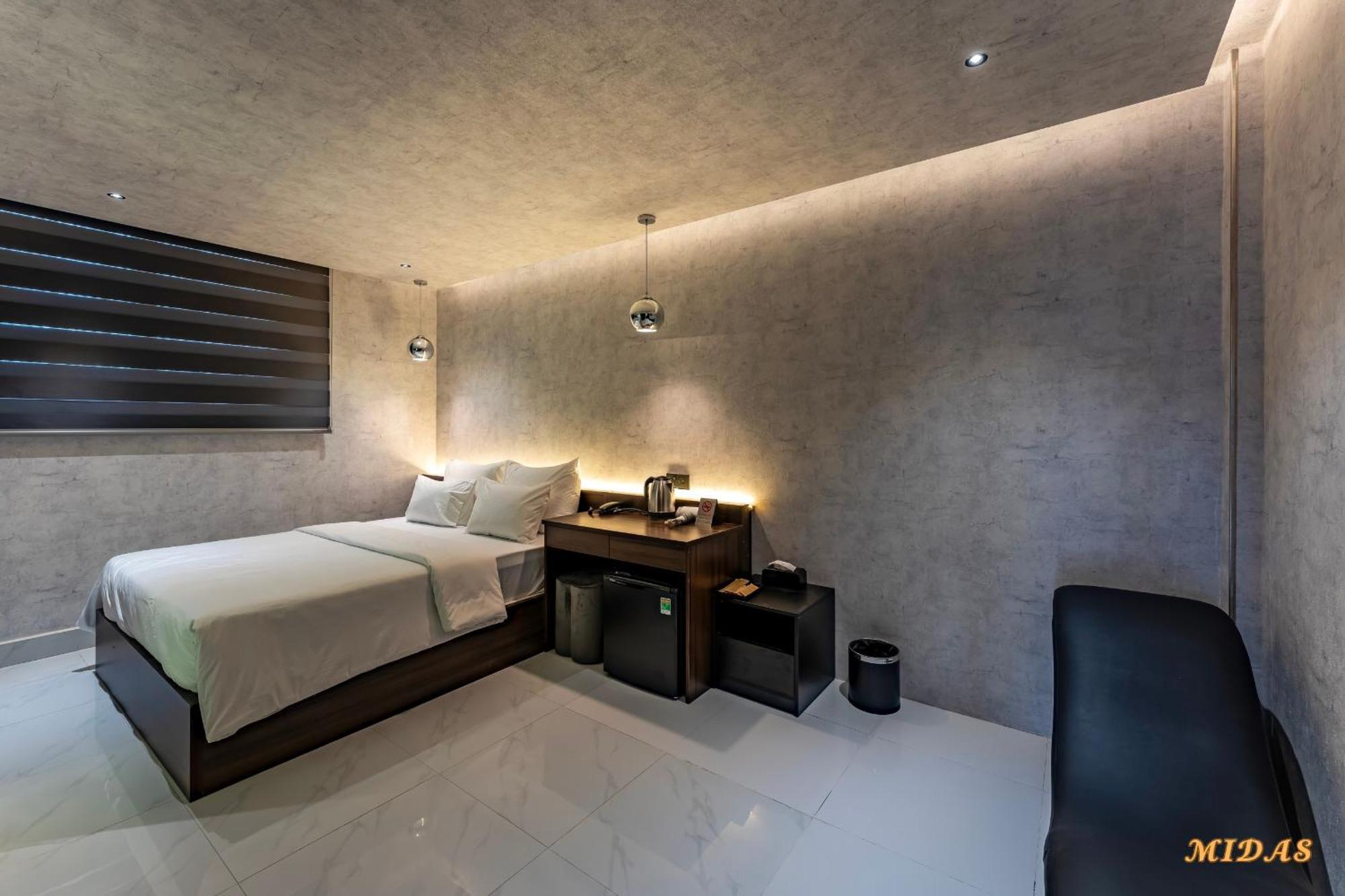 Midas Hotel 2 Хошимин Экстерьер фото
